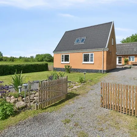 بيت للعطل Adrienne - 6-4km From The Sea In Bornholm By Interhome *