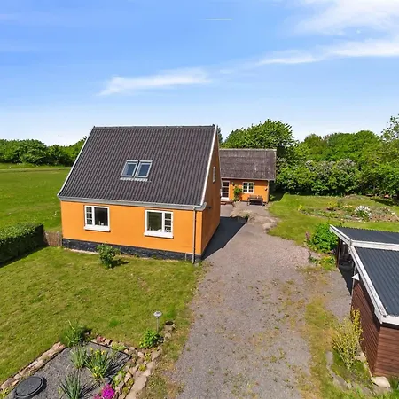 Adrienne - 6-4km From The Sea By Interhome *